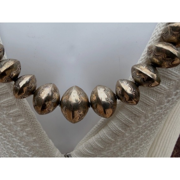 Heavy 108g Indian Sterling Silver Navajo Pearls Necklace Hand Stamped Graduated - Picture 5 of 12